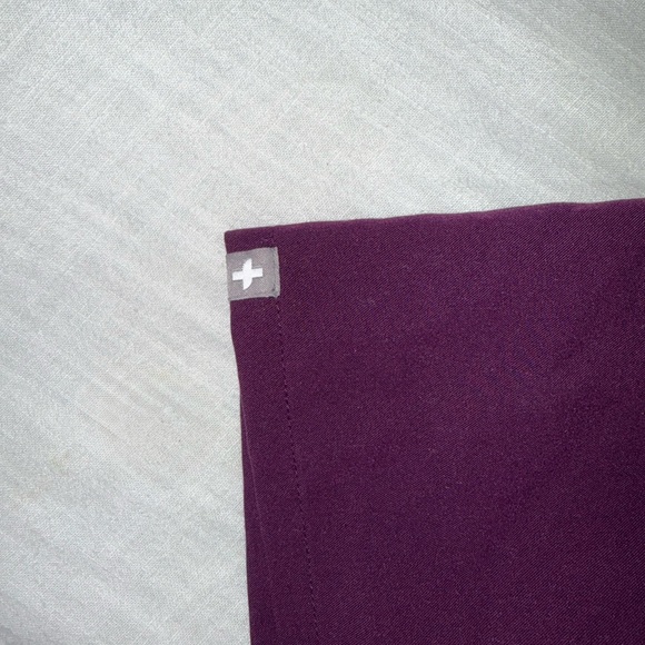 Figs Catarina Scrub Top- Deep Purple - Picture 5 of 7